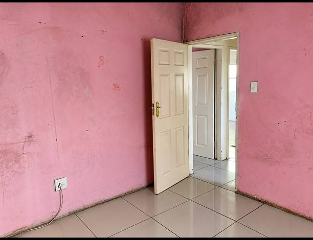 2 BEDROOM HOUSE FOR SALE IN SEBOKENG ZONE 12